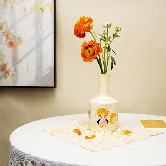 Dreamy Cat Embrace Vase